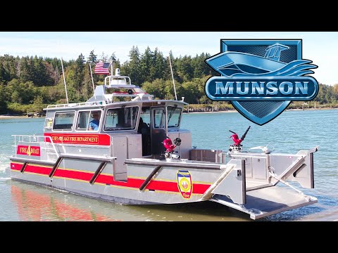 Видео: Пошаговое руководство по эксплуатации 40-футового пожарного катера Munson с водометным двигателем...