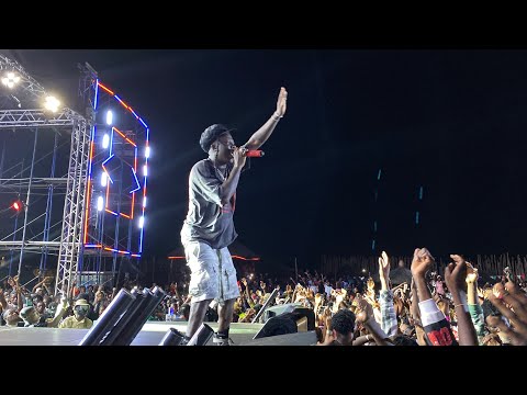 Видео: 🔥Динамичное🔥выступление STONEBWOY Afro Dancehall Homecoming в Anloga, больше битов, фристайла и т...