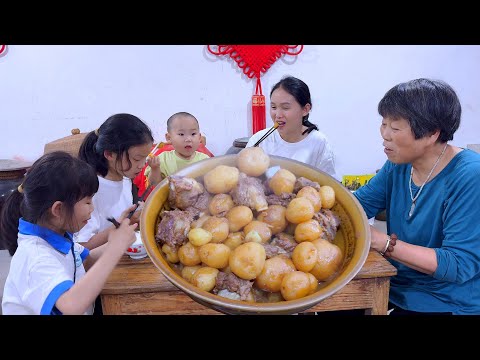 Видео: Приготовьте свежий молодой картофель вот так и съешьте дополнительную миску риса.