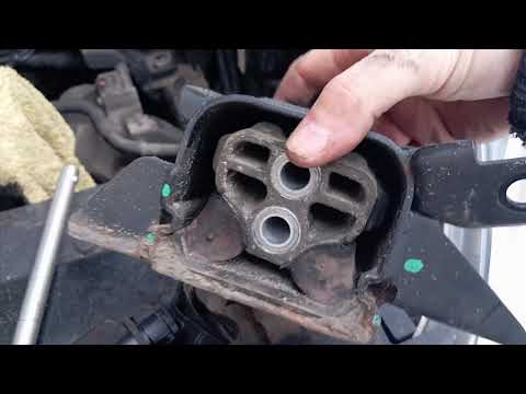 Видео: Как заменить левую подушку двигателя Киа Рио 4замена подушки