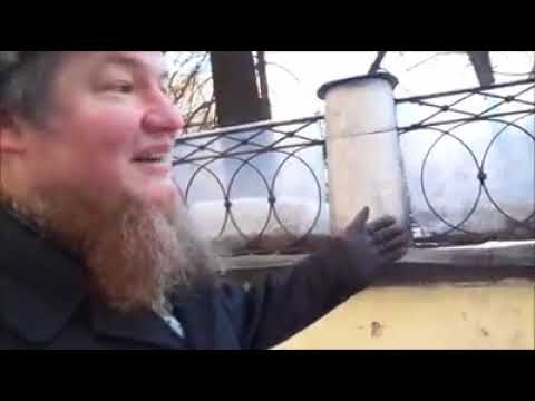 Видео: Самая маленькая дверь в Москве