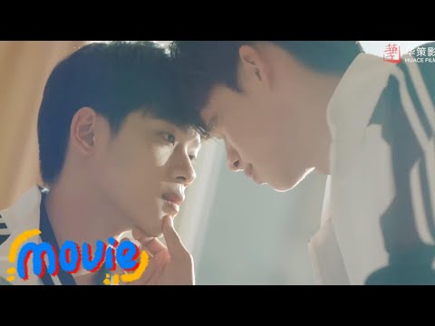 Видео: "Он может объяснять задания только мне..." 🥰 Моя одноклассница в восторге от нашей пары!