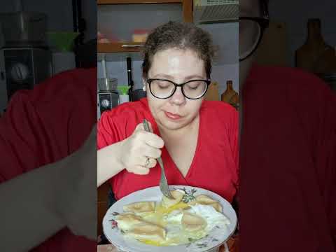 Видео: Мукбанг Вареники с соленым творогом