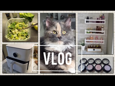 Видео: VLOG: салатик🥗, аэрогриль, новые тени, парф полочка, Микуся🐱 и тд