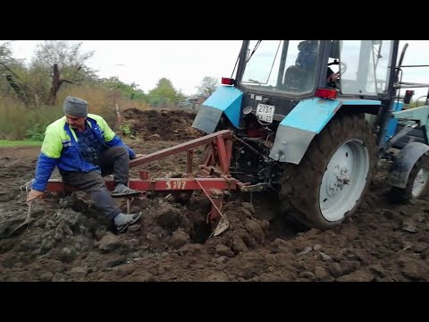 Видео: Пахота жесть ,МТЗ  82 просто тухнет в борозде.Не хватает мощности мотора.