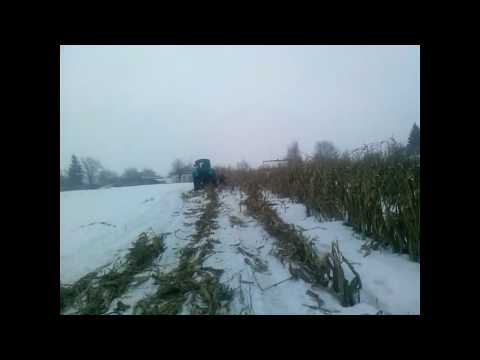 Видео: Самодельный комбайн для уборки кукурузных початков.прокрутка Ч.1