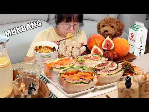 Видео: готовлю Mukbang :)Сладкий сэндвич с персиками, сэндвич с инжиром, острый картофельный рамен.