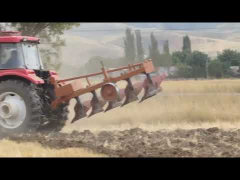 Видео: Трактор YTO -1304 пахота