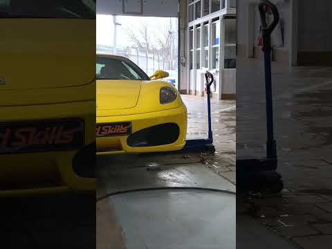 Видео: В данном видео ни одна Ferrari не пострадала #ferrari#f430#memes