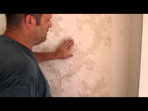 Видео: Как клеить флизелиновые обои , часть 4