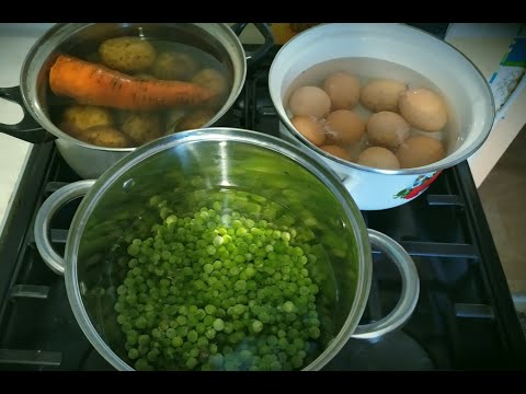 Видео: Оливье со свежим горошком/Рыба в кляре/ ВКУСНО ПРОСТО ПО ДОМАШНЕМУ/