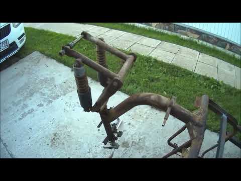 Видео: Замена двигателя на мотороллере Муравей