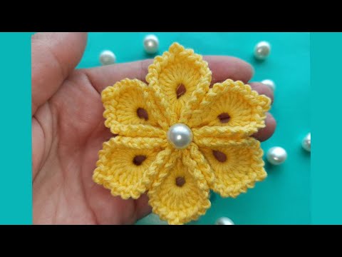 Видео: Цветок вязаный крючком/crochet flower