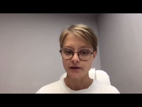 Видео: Зачем я всем рассказываю, что живу с ВИЧ-позитивным мужчиной? | Рита Логинова | TEDxPloschadMira