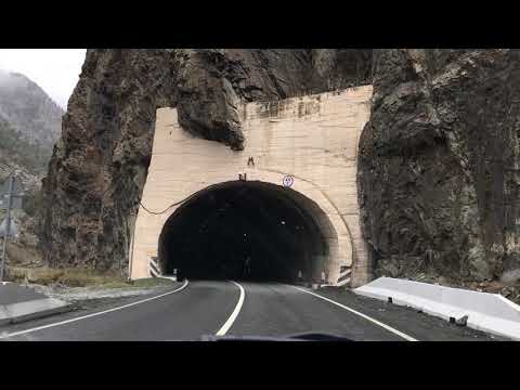 Видео: Живописный участок трассы Зарамаг-Бурон. Северная Осетия. Транскам. (айфоновидео)