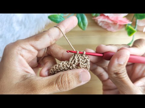 Видео: Выгодная идея вязанного крючком лакомства на Пасху! 💲💡 (с субтитрами)