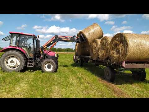 Видео: Сено. Погрузка и разгрузка сена, YTO-904 с фронтальным погрузчиком Фронтлифт.