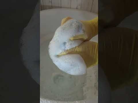 Видео: ASMR/sponge squeezing#asmrvideo#asmrspongesqueezing#relax#powder#foryou#squeezingsponges#асмр