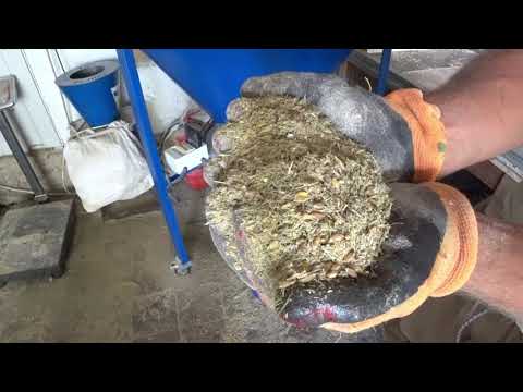 Видео: Гранула для гусей с добавлением сена