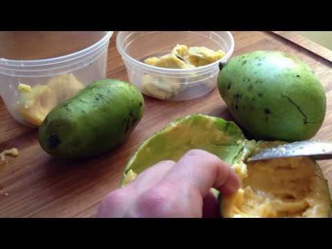 Видео: Как чистить лапу