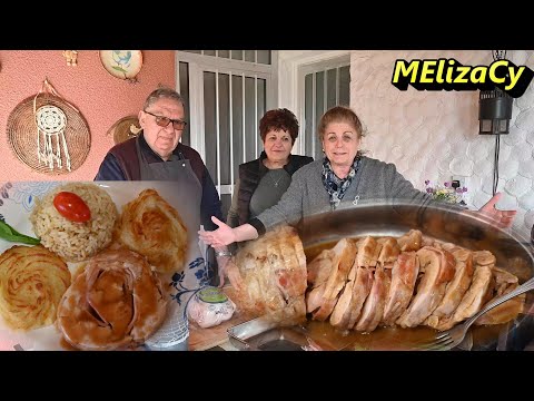 Видео: Шеф-повар Андрос отделяет курицу от костей и фарширует ее в духовке #MEchatzimike