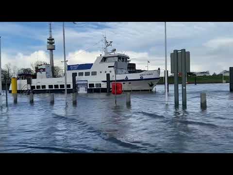 Видео: Прилив в Вильгельмсхафене