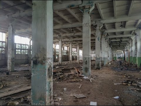 Видео: ВГТЗ главная заброшка Волгограда / странное здание и находки в подвале