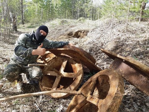 Видео: НАШЛИ ПОД ЗЕМЛЁЙ КОЛОДЦЫ С ТОННАМИ МЕТАЛЛА/РЕЛЬСЫ/МЕТАЛЛОКОП