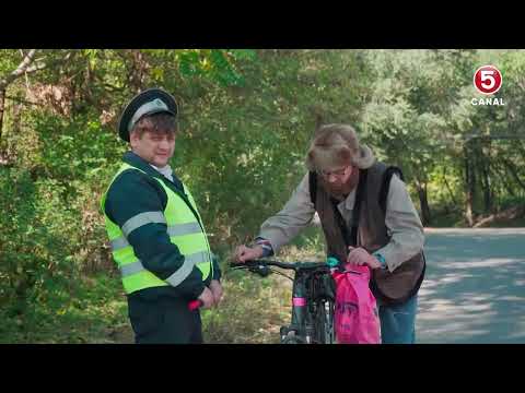 Видео: Гаишник остановил велосипедиста  | Наши соседи
