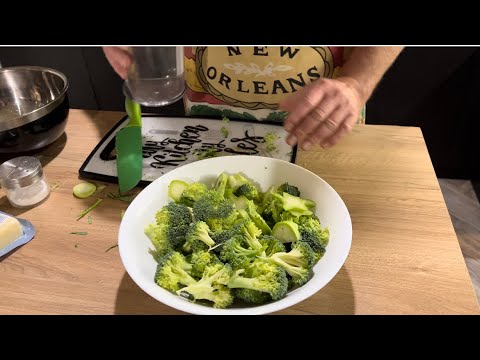 Видео: Рецепта за броколи с кашкавал-лесно и вкусно!