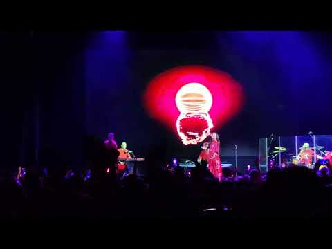 Видео: Мари Краймбрери – Океан