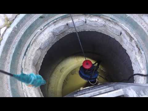 Видео: Оборвался трос скважинного насоса, труба ПНД 32 мм упала в скважину, слетев с оголовка как достать.