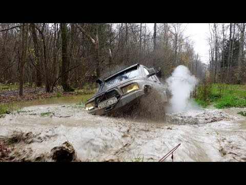 Видео: Покорители бездорожья на одном из самых сложных маршрутов!