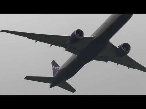 Видео: Самолеты исчезают  в низких облаках, споттинг в Шереметьево 23.08.25