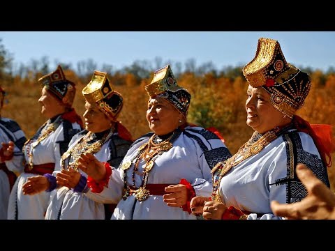 Видео: Фольклорный ансамбль «Усёрд»: «Ой, кумушки, голубушки мои»
