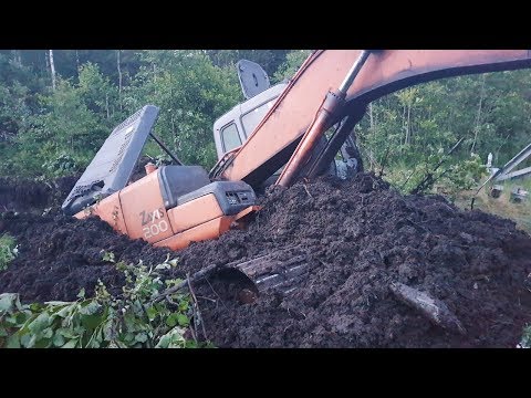 Видео: Эвакуация утонувшего экскаватора! Развязка драмы на болоте...