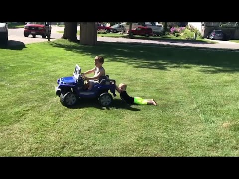 Видео: ЗАБАВНЫЕ СЛУЧИ С ДЕТЬМИ