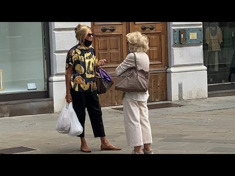 Видео: Итальянские бабушки - носят то же, что и их.. внучки !
