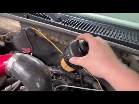 Видео: Замена топливного фильтра дизельного двигателя GSC 6.5L