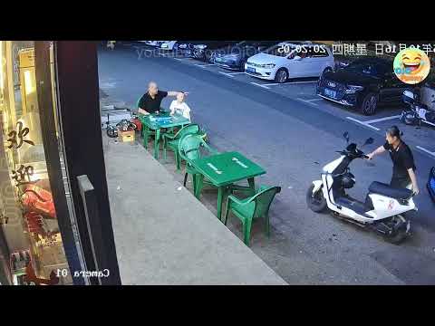 Видео: Самые смешные и удивительные моменты | Постарайтесь не смеяться над этими неожиданными радостными...