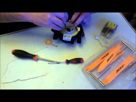 Видео: Разборка подрулевого шлейфа.1я часть. Ниссан Тиида