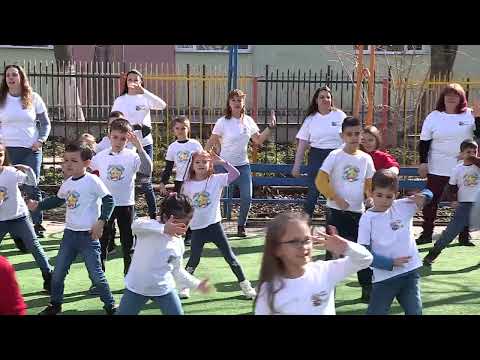 Видео: ФЛАШМОБ "ХАЙДЕ: ПО-ДОБРИ" -  ДГ "Иглика", гр.  Бургас