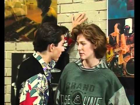 Видео: Элен и Ребята- Разбитое сердце Линды