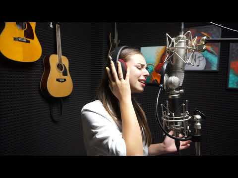 Видео: " Остани тази нощ " - Елена Николаева