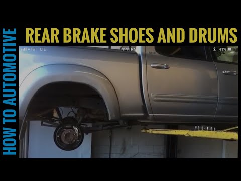 Видео: Как заменить задние тормозные колодки и барабаны на Toyota Tundra (2000-2006)