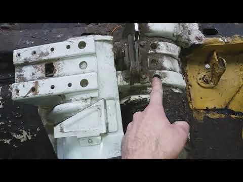 Видео: ГАЗ 2410, 31029 Волга, установка торпеды от ГАЗ 3110 Часть 5 я  Установка ручника, средней консоли,