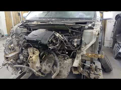 Видео: Toyota Passo, ремонт после встречи с деревом