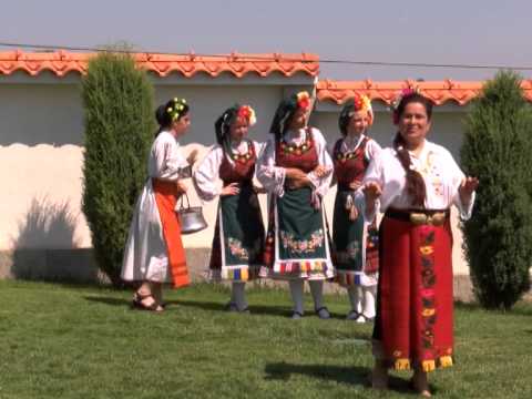 Видео: Донка Бумбалова -Присмяла се Станка,вечер на кладенеца.....