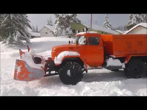 Видео: ЗИЛ-131 Д707: спасителят в снега