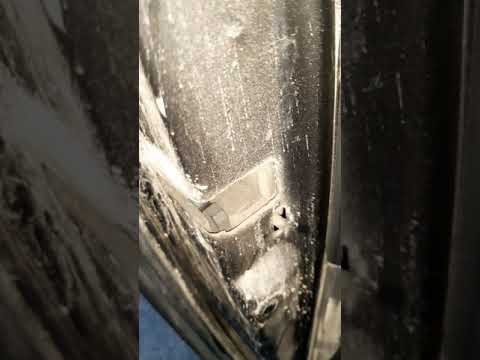 Видео: Ниссан примера Р12, открыть дверь со сломанной ручкой, и с закрытым детским замком.